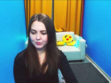 سكس على السرير مراهق يمص البزاز الكبيرة على السرير